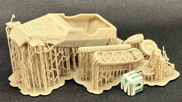72012284_Sdkfz12cm_Stow_1-72_1.jpg