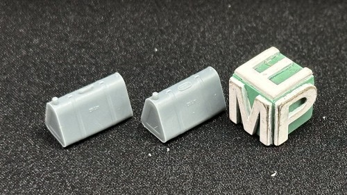 35040756_20l_triangular_fuel_can_v2_text_NEW_2.jpg