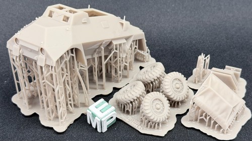 72013220_Rover_CloseR1_1-72_1.jpg