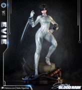 Evie_Far_1_L.jpg
