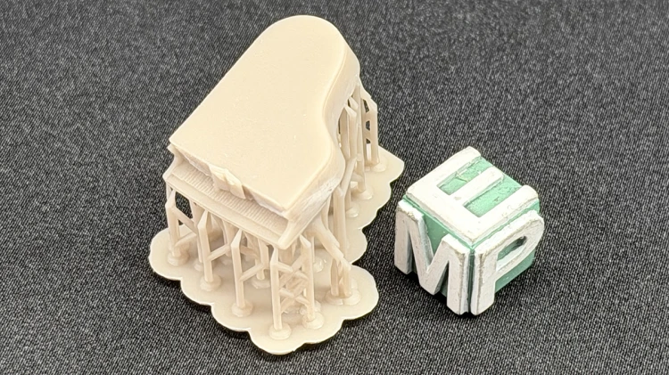 72990607.jpg