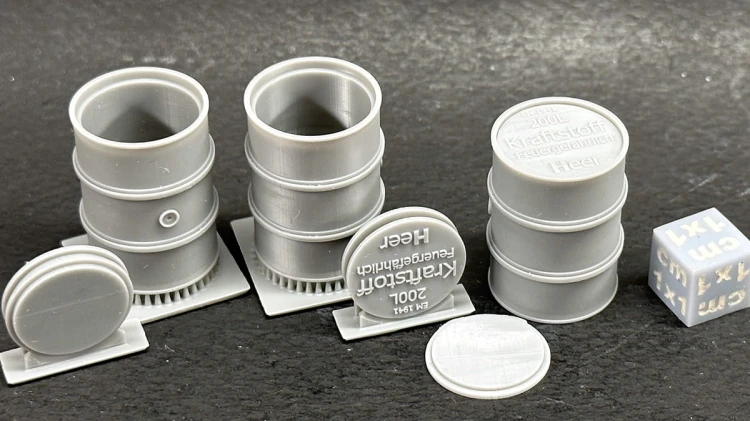 35040709_Beczki 200l Kraftstoff.jpg